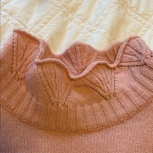 Elegant Pink Turtleneck Sweater - Picture 3 of 8